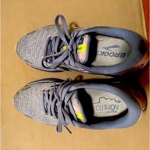 Brooks Ghost 14 women’s size 6 in lavender